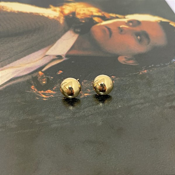 Brinco Semi Círculo P Folheado a Ouro