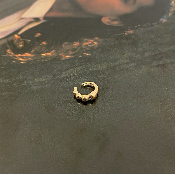 Piercing Fake de Bolinha Folheado a Ouro