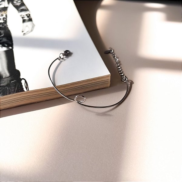 Bracelete Delicado com Ajuste de Tamanho em Aço Inox