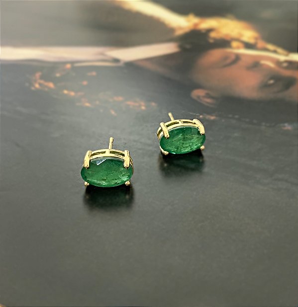 Brinco Oval com Zircônia Fusion Esmeralda Folheado a Ouro