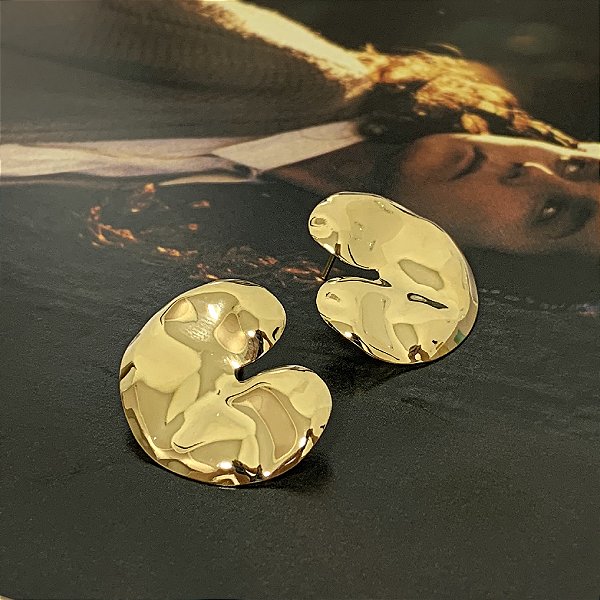 Brinco Semi Círculo Orgânico Folheado a Ouro