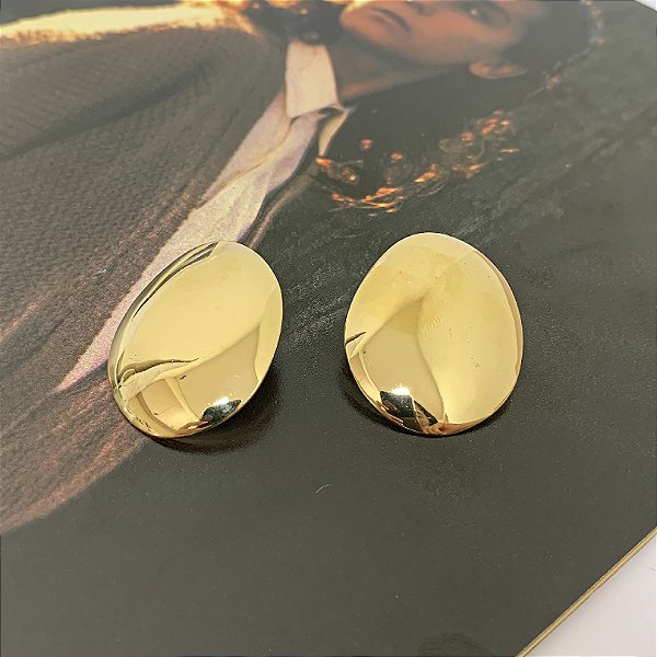 Brinco Chapa Oval Lisa Folheado a Ouro