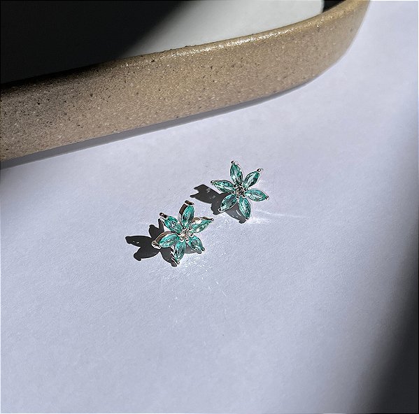 Brinco de Flor Azul em Prata 925