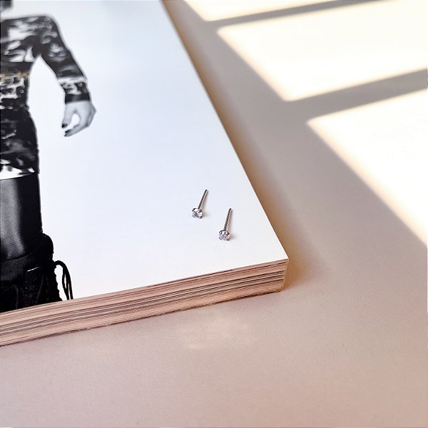 Brinco Ponto de Luz de Zircônia 3mm em Aço Inox