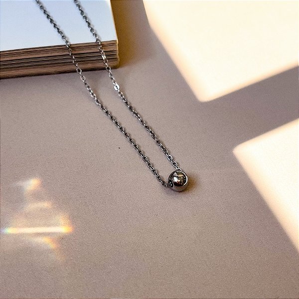 Colar com Bola Única em Aço Inox