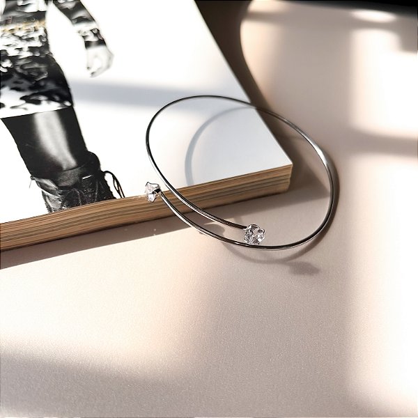 Bracelete Ajustável com Ponto de Luz em Zircônia em Aço Inox