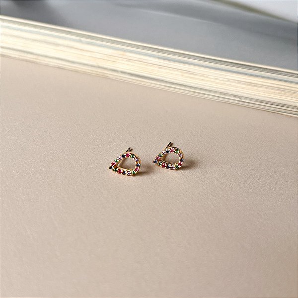 Brinco Gota Vazada Cravejada com Zircônias Coloridas Folheado a Ouro