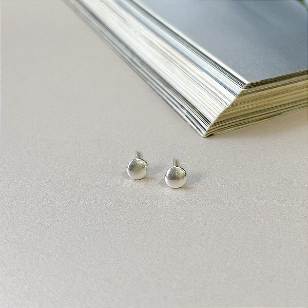 Brinco Círculo Achatado Liso em Prata 925