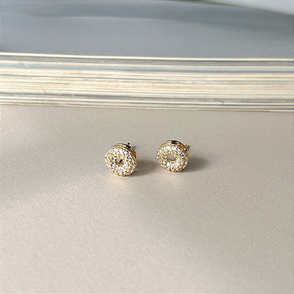 Brinco Círculo Abaulado Cravejado Folheado a Ouro