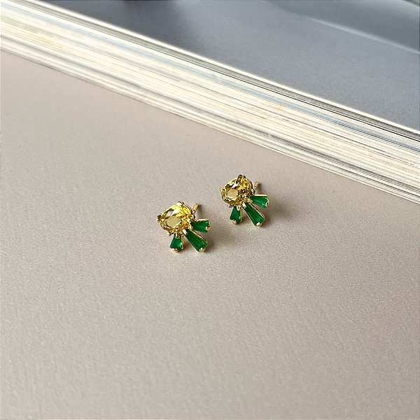 Brinco com Zircônias Folheado a Ouro - Amarelo