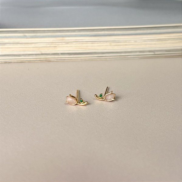 Brinco Flor Resinada Folheada a Ouro - PÉROLA