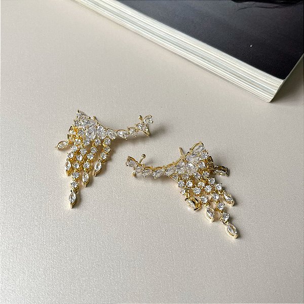 Brinco Ear Cuff com Franjas Cravejado Folheado a Ouro