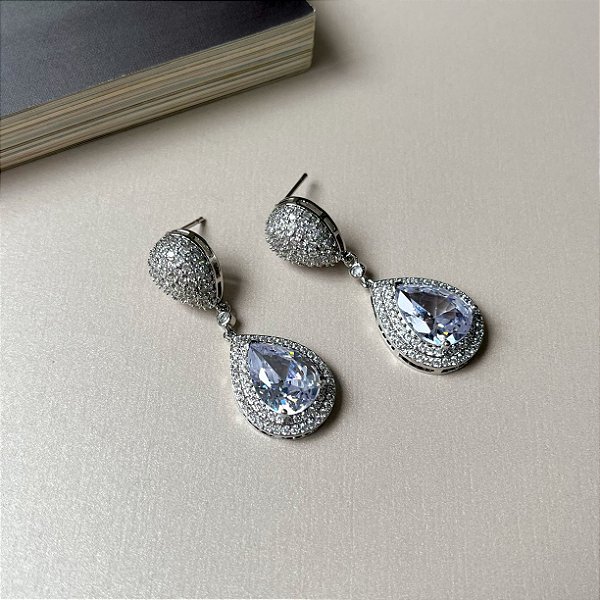 Brinco Gota Cravejada com Microzircônias Folheado no Ródio