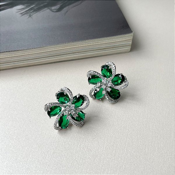 Brinco Flor Esmeralda Cravejada com Microzircônias Folheado em Ródio