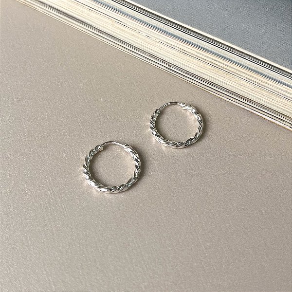 Argola Redonda 15mm com Fio Torcido em Prata 925