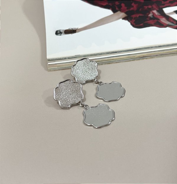 Brinco Formato Orgânico Jateado em Aço Inox