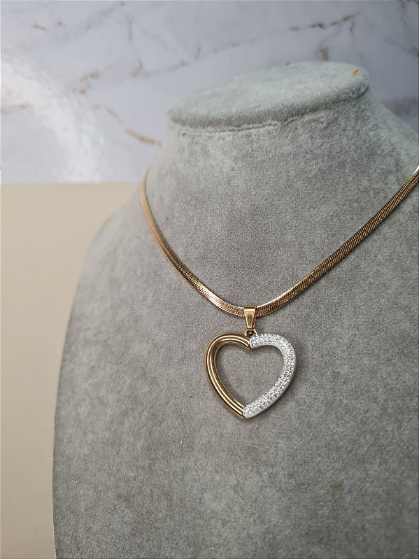 Colar fita com pingente de coração em aço inoxidável