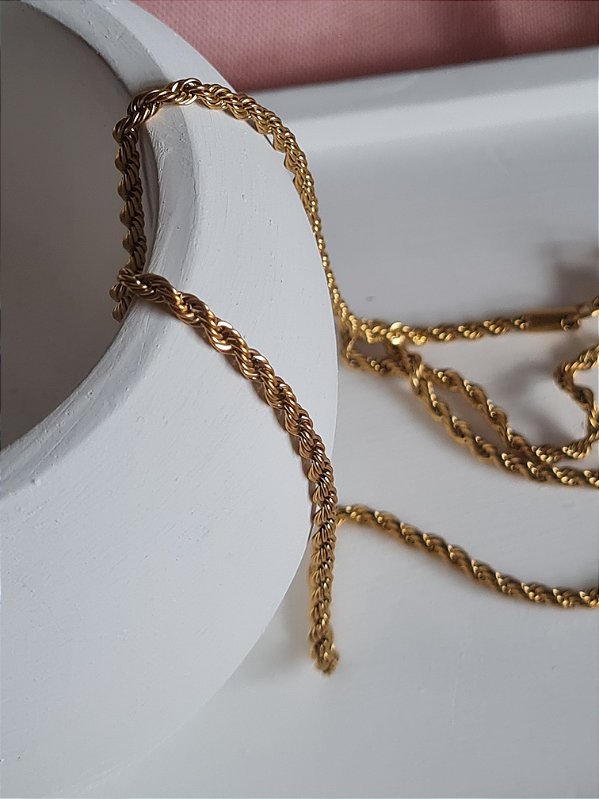 Colar médio fio baiano em aço inoxidável dourado