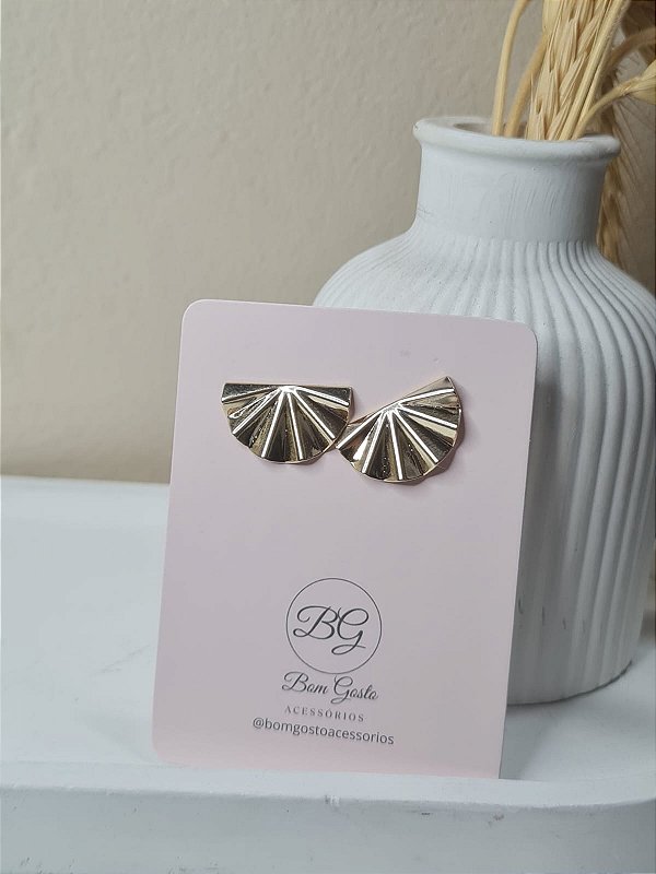 Brinco leque pequeno banhado a ouro