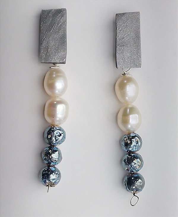 Brinco Perola e Pedra Vulcanica