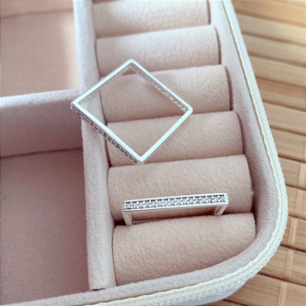 Anel Quadrado Cravejado Cristal - Prata 925