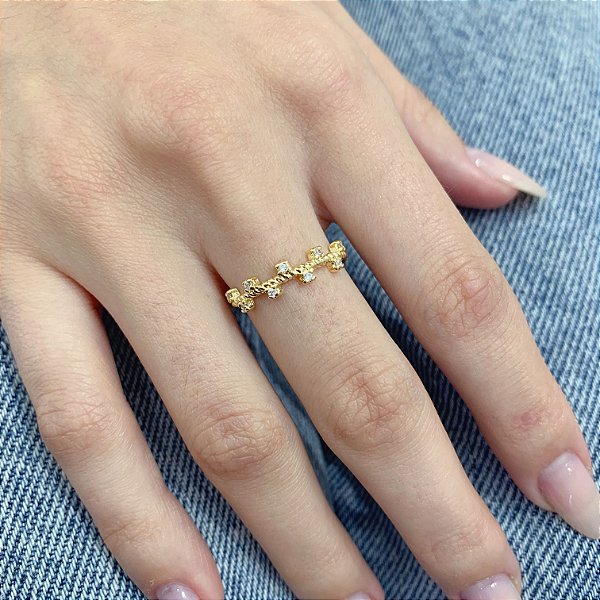 Anel Zirconias Intercaladas - Banho a Ouro 18k