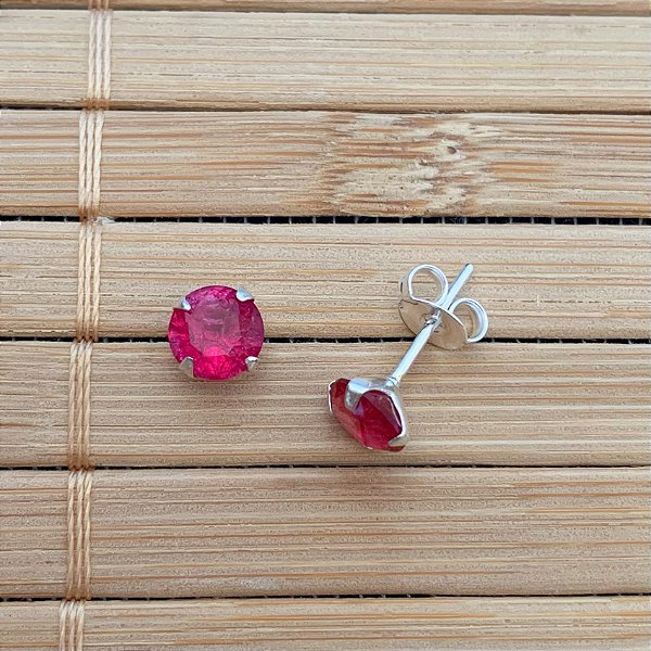 Brinco Ponto de Luz Pink 6mm - Prata 925