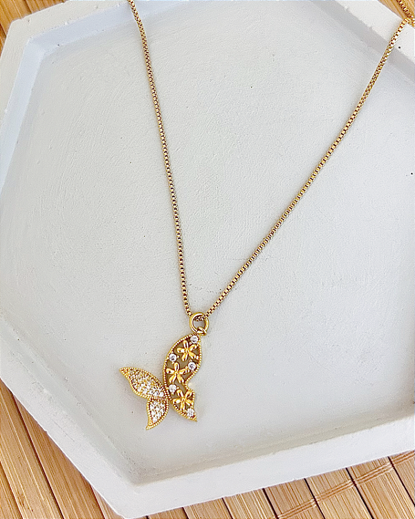 Colar Borboleta Vazada Cravejada 70cm - Banho de Ouro 18k