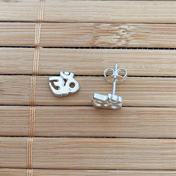 Brinco Simbolo Ioga 0,8cm - Prata 925