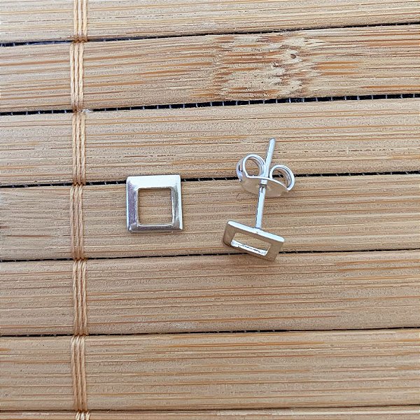 Brinco Quadrado Vazado 0,6cm - Prata 925