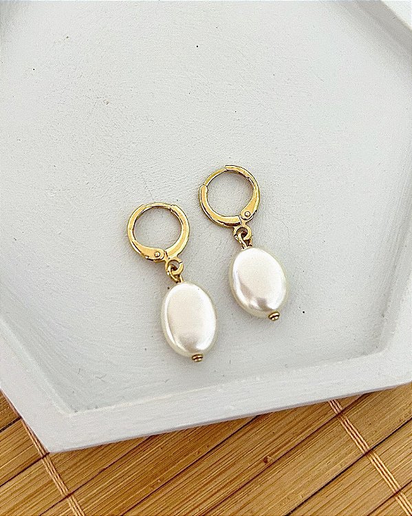 Brinco Argolinha c/ Perola Oval 3cm - Banho de Ouro 18k