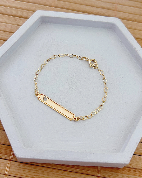 Pulseira Infantil Plaquinha Coração Vazado e elo Coração 14cm - Banho de Ouro 18k