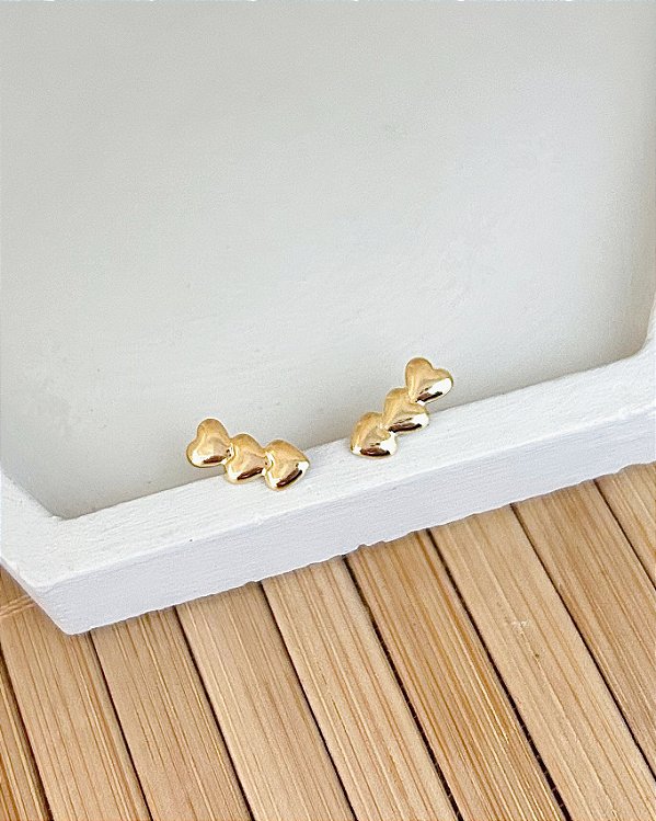 Brinco Ear Cuff 3 Corações - Banho de Ouro 18k