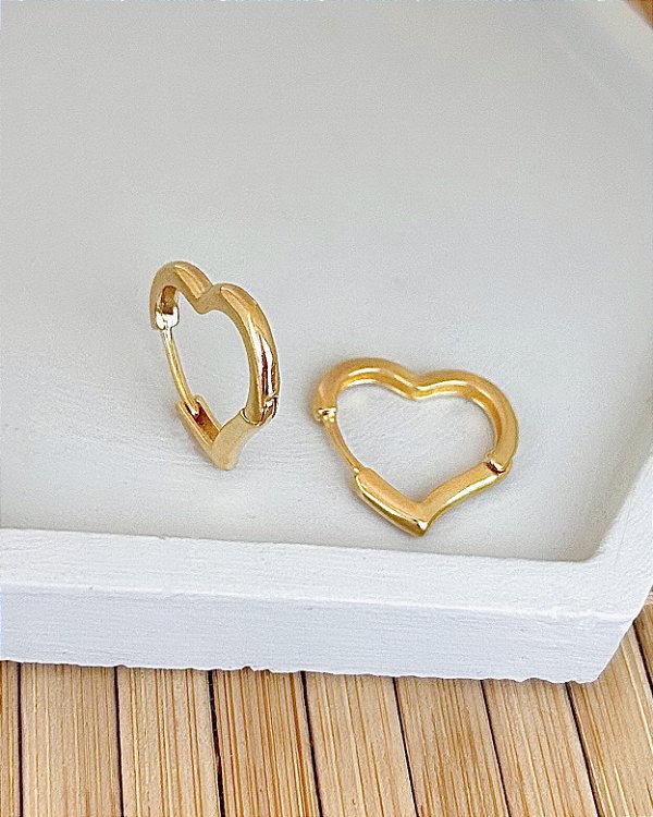 Brinco Argola Click Coração 2cm - Banho de Ouro 18k