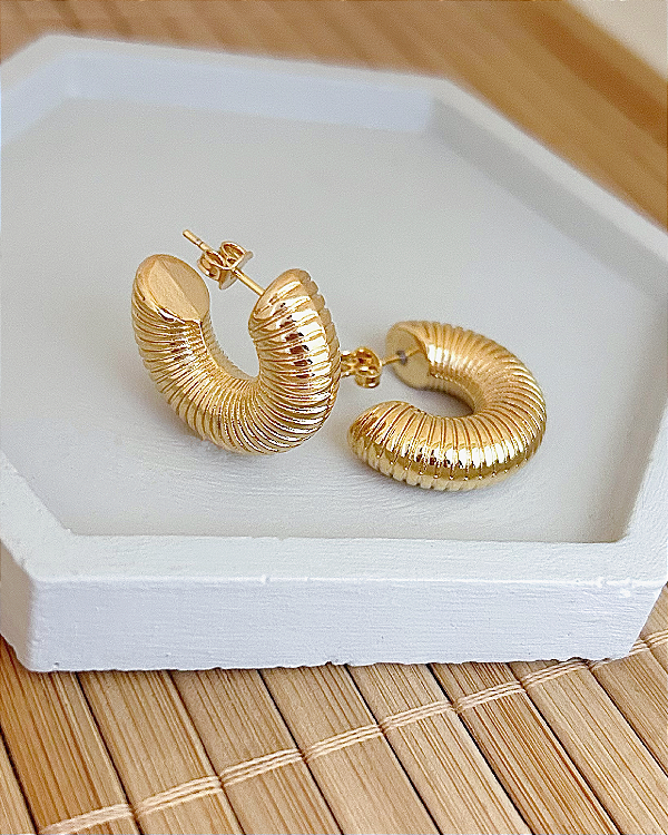 Brinco Argola Tubo Grossa Espiral 2,5cm - Banho de Ouro 18k