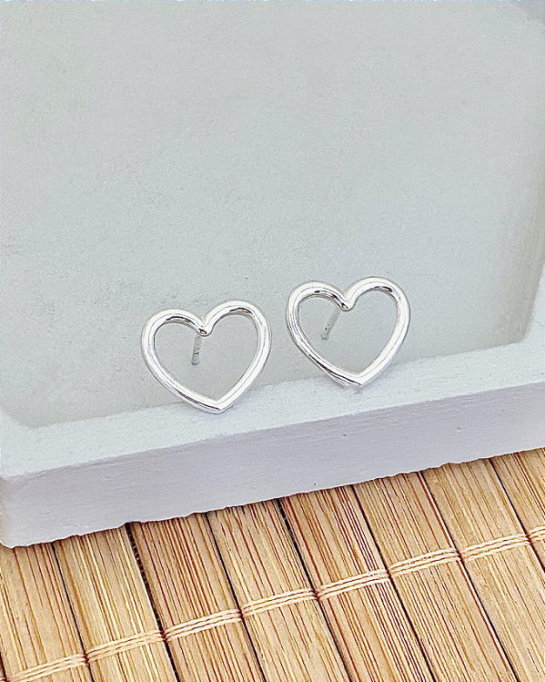 Brinco Coração Vazado Liso 1,3cm - Prata 925