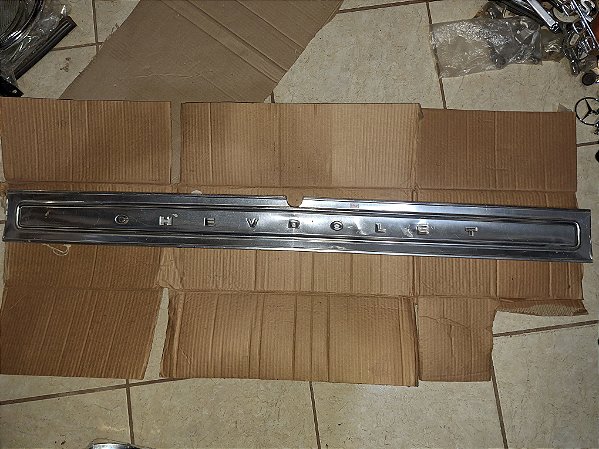 Opala Luxo 71 72 73 - Friso Chapão do Painel Traseiro Porta Mala