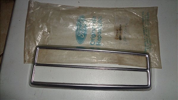 Corcel I 75_77 Aro moldura friso Lanterna Traseira original