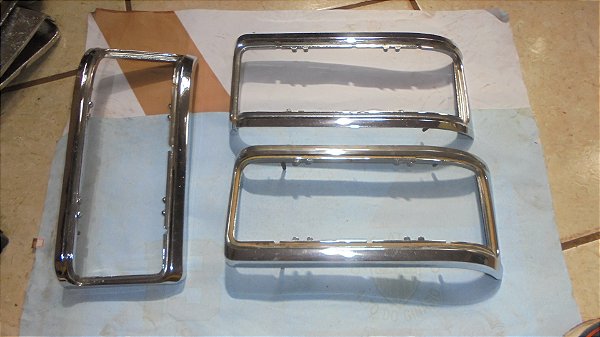 Mercedes Benz 68_70 200/220 W114 - Aros Da Lanterna Traseira