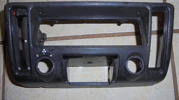 Chevette Tubarão 73-82 -Moldura Do Rádio Painel Central NOVO