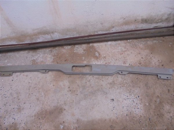 F100/F1000 72_92 Travessa Superior do painel dianteiro Capô