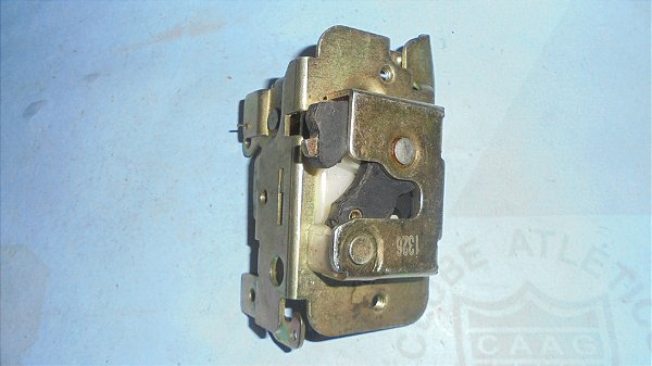 Passat 4 portas 74_78 - Fechadura Da Porta traseira direita