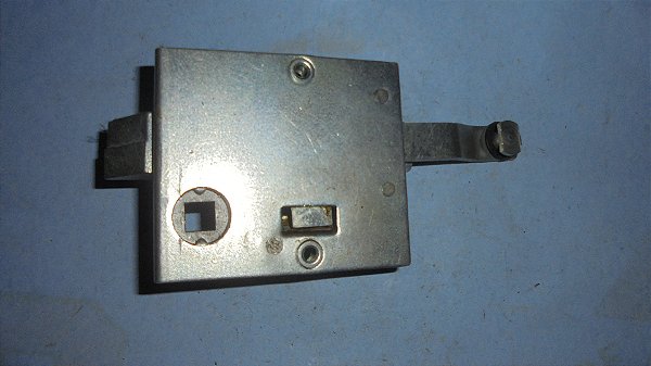Toyota Bandeirante até 84 Fechadura Porta Esquerda Original