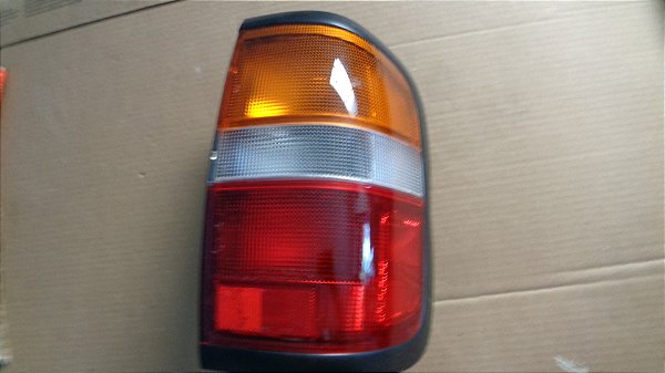 Nissan Pathfinder 96_99 - Lanterna Traseira direita Original nova