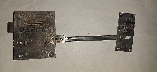Mercedes Benz 1111 - Fechadura Da Porta Esquerda Usada