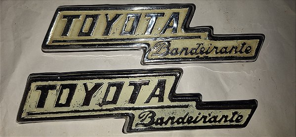 Toyota Bandeirantes Par de Emblemas externo originais usado