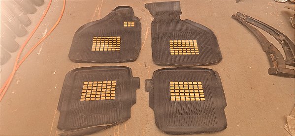 Karmann Ghia - Jogo Tapete Interno Original Adan Sem Uso com detalhe