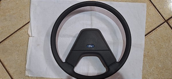 Escort L 86 - Volante original usado em ecelente estado