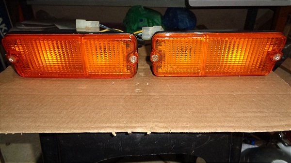 Fiat 147 - Par Pisca seta Dianteiro Original Mcarto Rallye