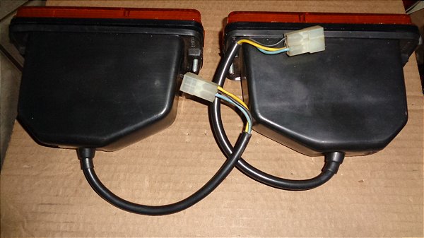 Fiat 147 - Par Pisca seta Dianteiro Original Mcarto Rallye